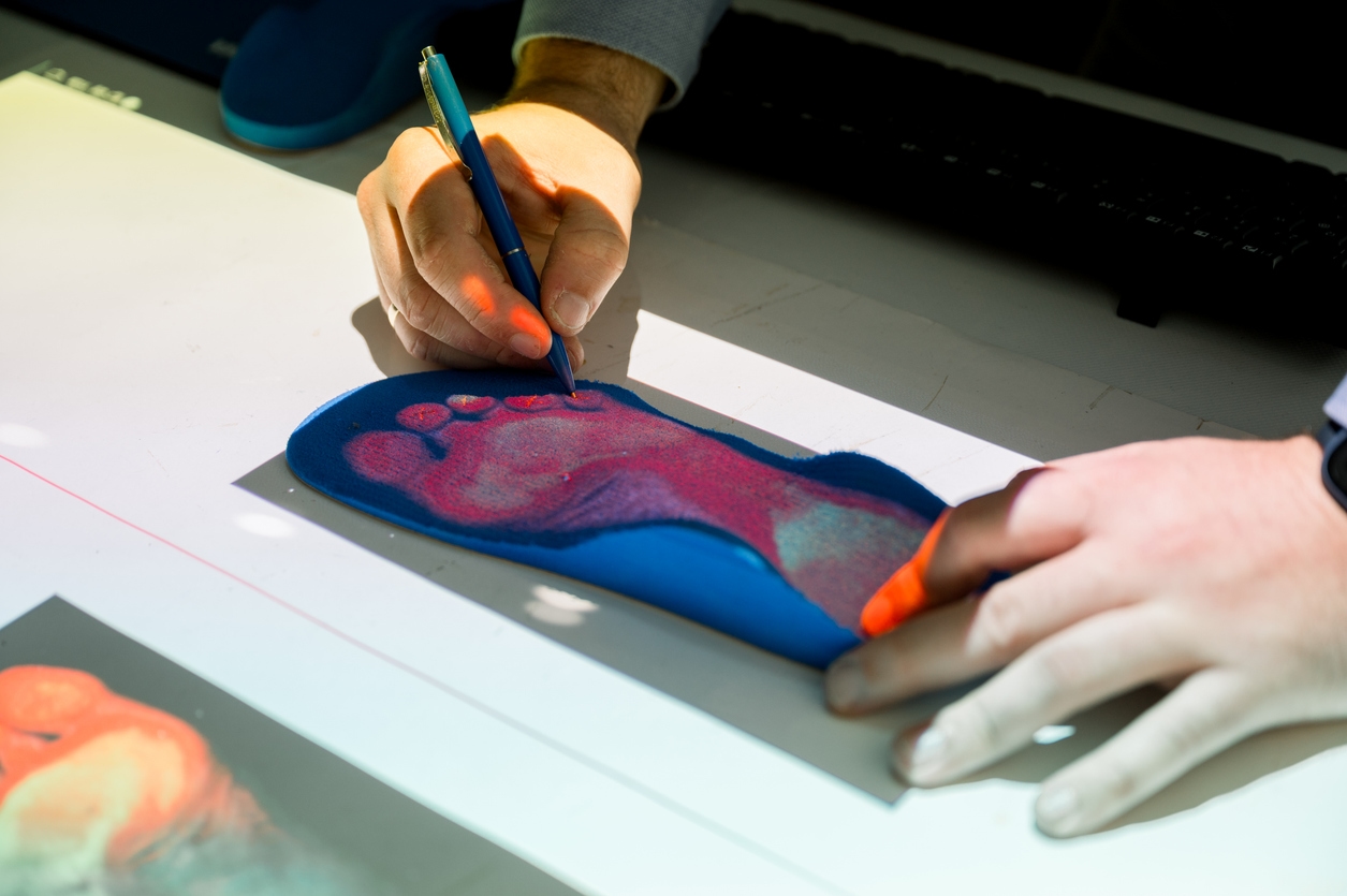 Custom Orthotics vs. Off-the-Shelf Insoles